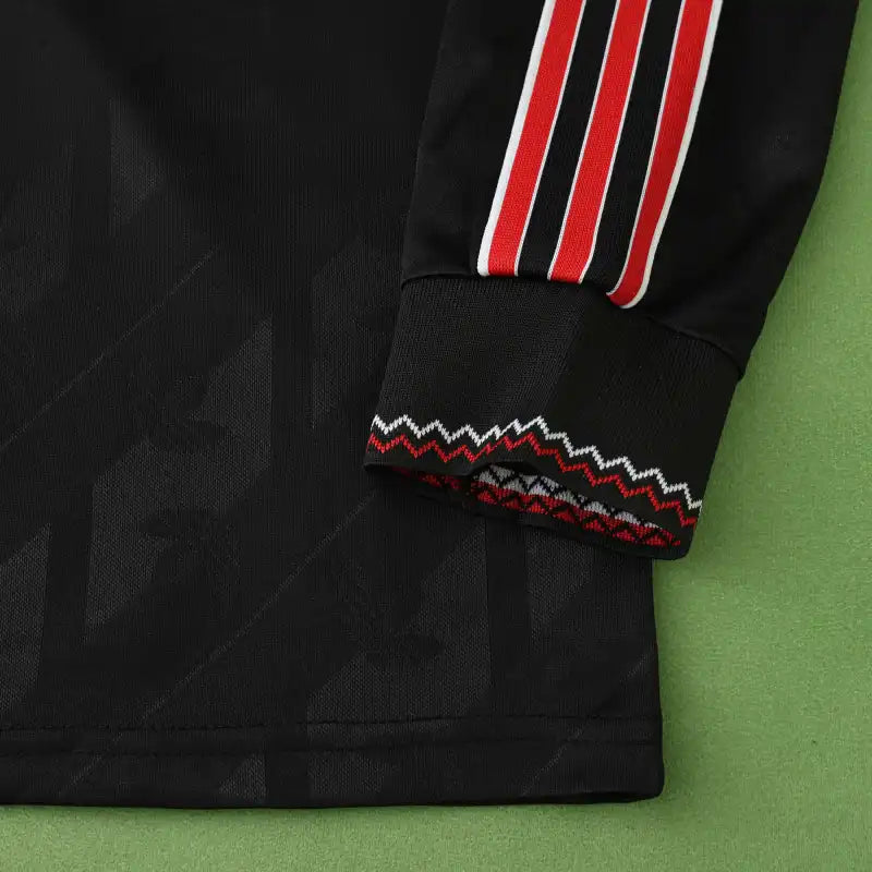 2425 Manchester United F.C. Retro collaboration style Long sleeved Fan version