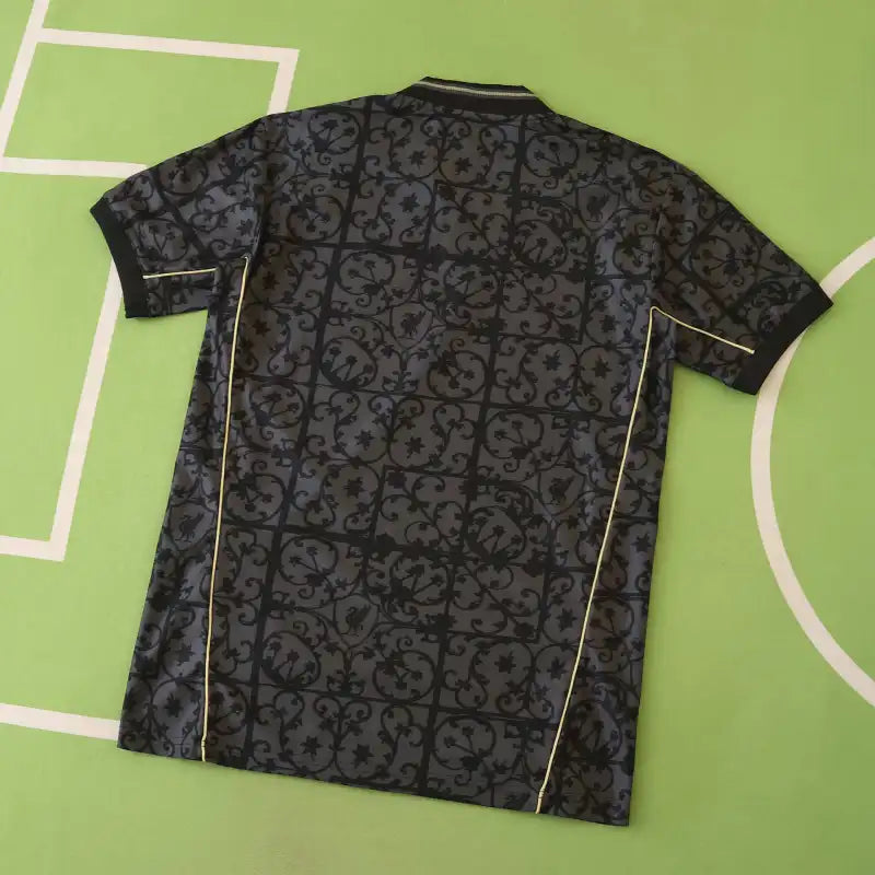 2526 season Liverpool F.C. Black Gold Edition Player version
