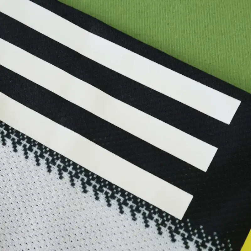 2526 season Newcastle United F.C. home Player version