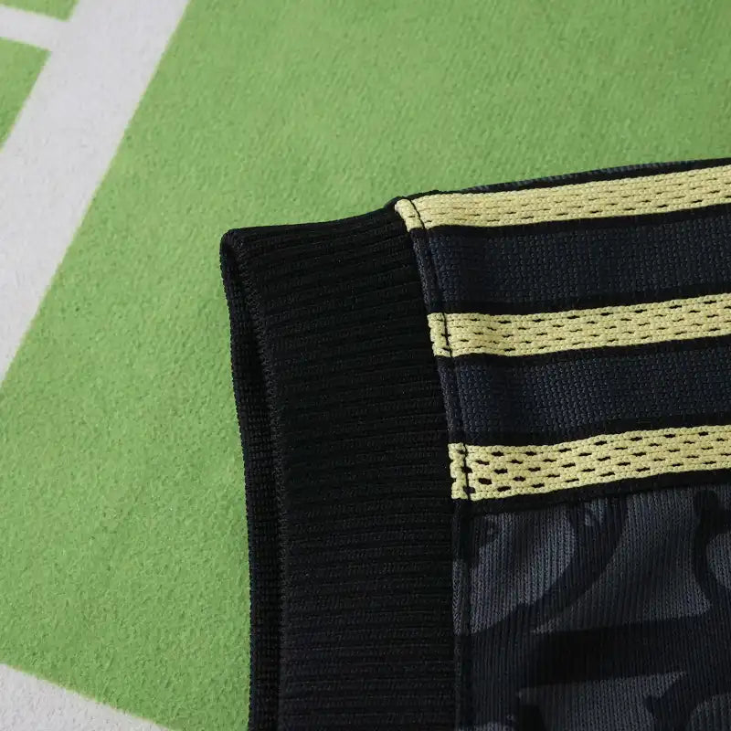 2526 season Liverpool F.C. Black Gold Edition Player version