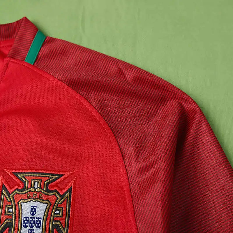 16 season Portugal home retro Long sleeve Fan version
