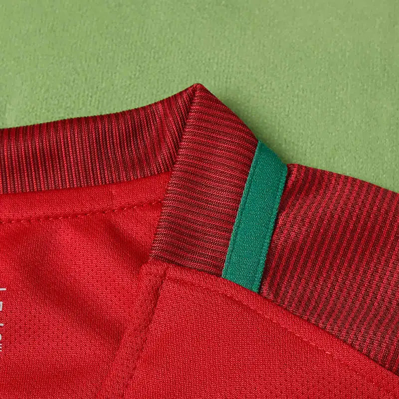 16 season Portugal home retro Long sleeve Fan version