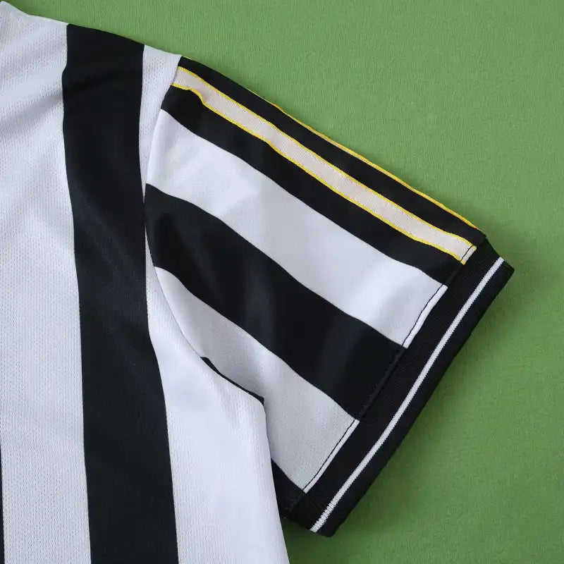 9799 season Newcastle United F.C. home Kids kit