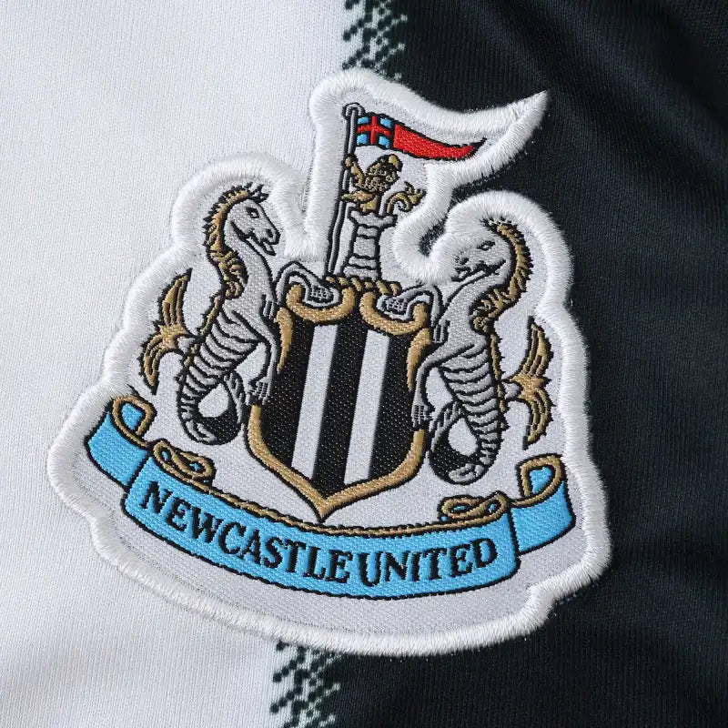 2526 season Newcastle United F.C. home Kids kit