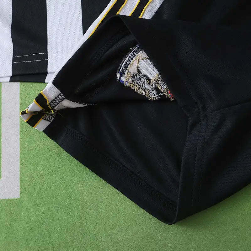 9799 season Newcastle United F.C. home Kids kit