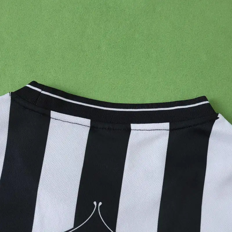 9799 season Newcastle United F.C. home Kids kit