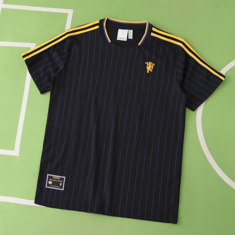 2526 season Manchester United F.C. Training shirt retro Fan version