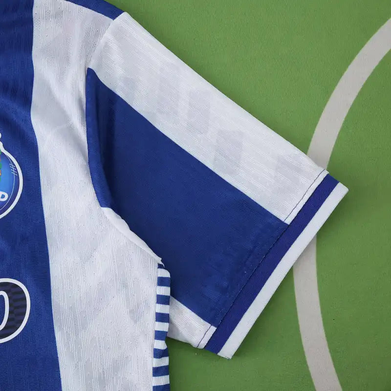 2526 season FC Porto home Player version